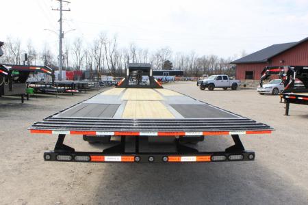New 2026 MAXX-D YHX 36' Gooseneck Hydraulic Dovetail Trailer