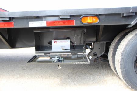 New 2026 MAXX-D YHX 36' Gooseneck Hydraulic Dovetail Trailer