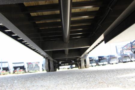 New 2026 MAXX-D YHX 36' Gooseneck Hydraulic Dovetail Trailer