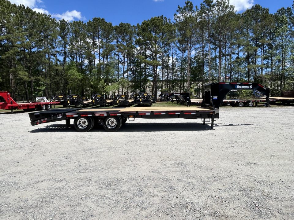New 2026 Diamond C FMAX210 Gooseneck (20ft Deck+5ft Dovetail) MAX RAMPS, Aluminum Wheels