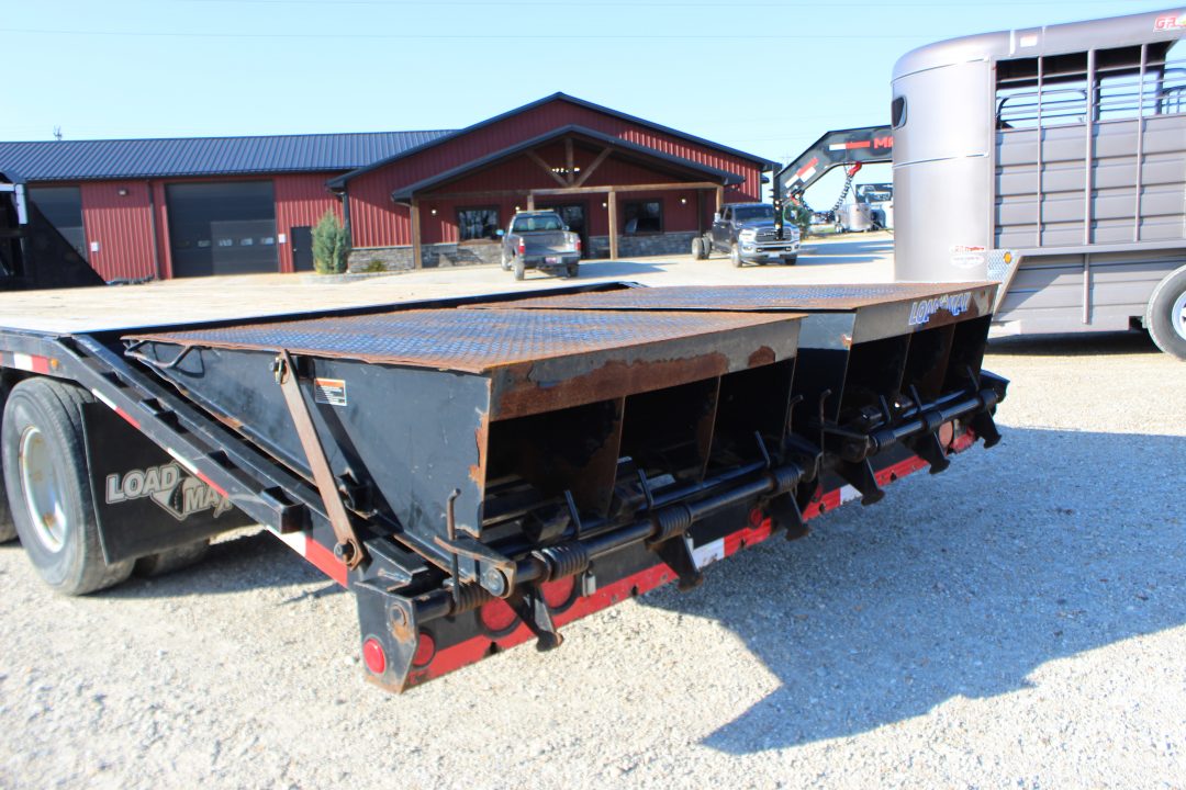 Used 2017 Load Trail 25' gooseneck Flatbed Trailer