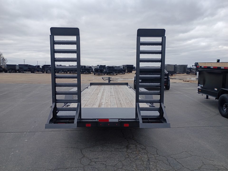 New 2026 Diamond C Trailers HEQ208 22X82
