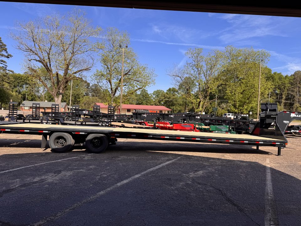 New 2026 Hillcrest Trailers 102"x40' 25.9k Deckover GN Equipment Trailer