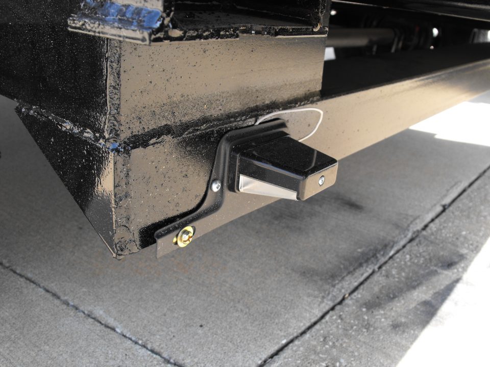 New DUMP TRAILER 83 X 14 2' WALLS POWER UP/ POWER DOW 14K