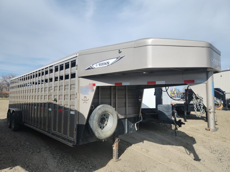 Used 2020 Titan Trailer 24' STANDARD STOCK Stock / Stock Combo Trailer