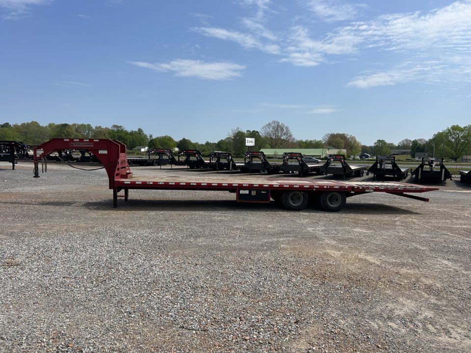 Used 2018 Midsota 32' HYDRO DOVE HYDRO JACKS Gooseneck Flatbed Trailer