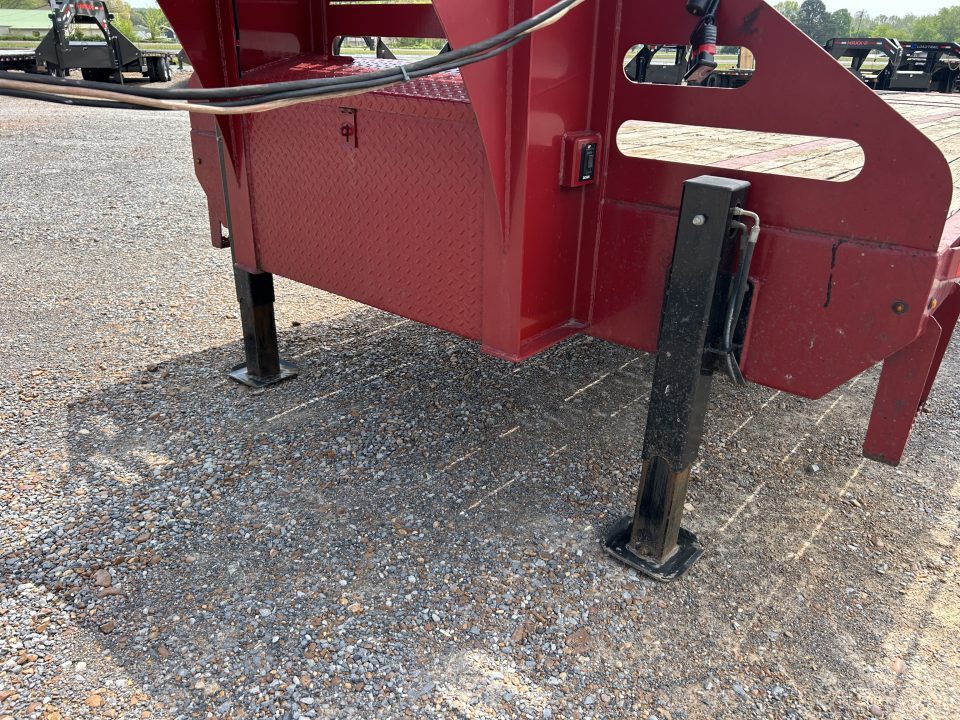 Used 2018 Midsota 32' HYDRO DOVE HYDRO JACKS Gooseneck Flatbed Trailer