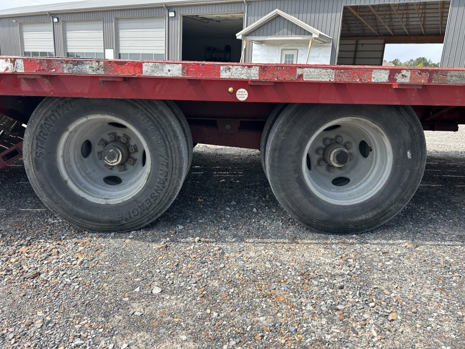 Used 2018 Midsota 32' HYDRO DOVE HYDRO JACKS Gooseneck Flatbed Trailer