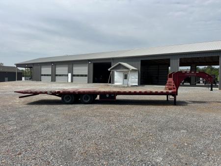 Used 2018 Midsota 32' HYDRO DOVE HYDRO JACKS Gooseneck Flatbed Trailer