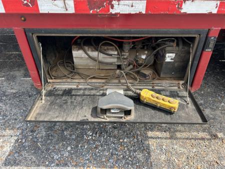 Used 2018 Midsota 32' HYDRO DOVE HYDRO JACKS Gooseneck Flatbed Trailer