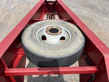 Used 2018 Midsota 32' HYDRO DOVE HYDRO JACKS Gooseneck Flatbed Trailer