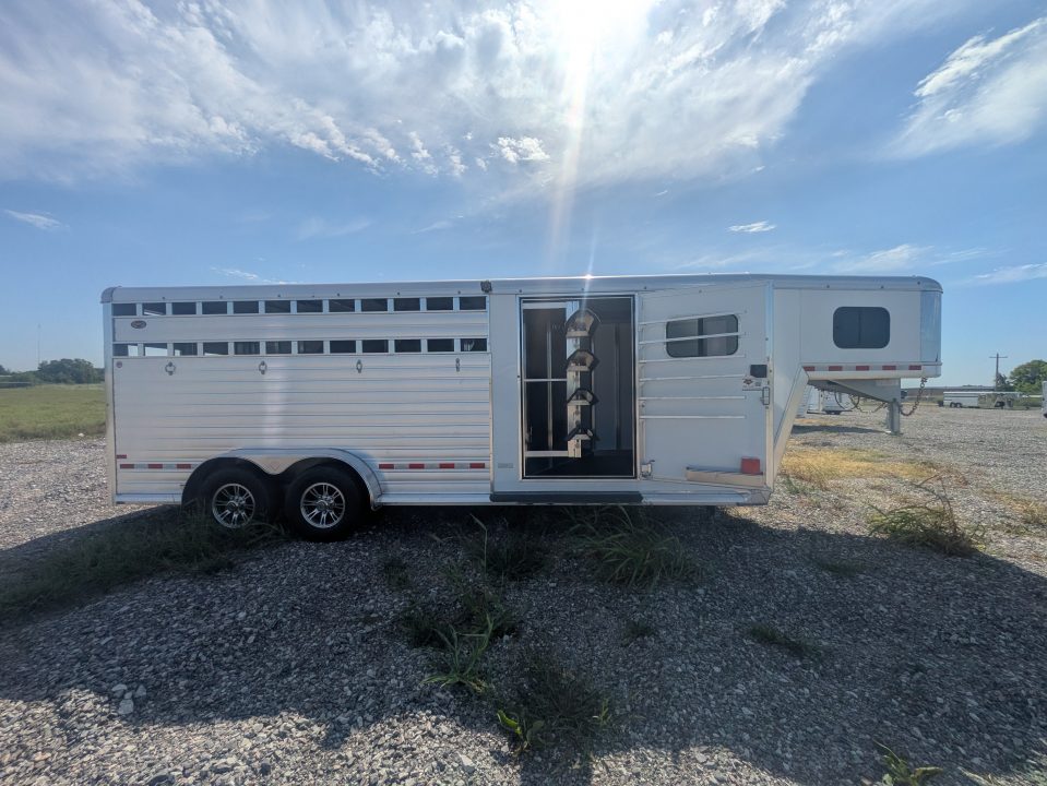 New 2027 Hart Trailer R4HG Horse Trailer