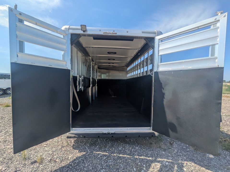 New 2027 Hart Trailer R4HG Horse Trailer