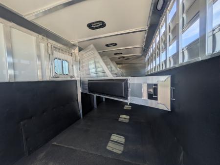 New 2027 Hart Trailer R4HG Horse Trailer