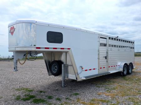 New 2027 Hart Trailer R4HG RED Horse Trailer