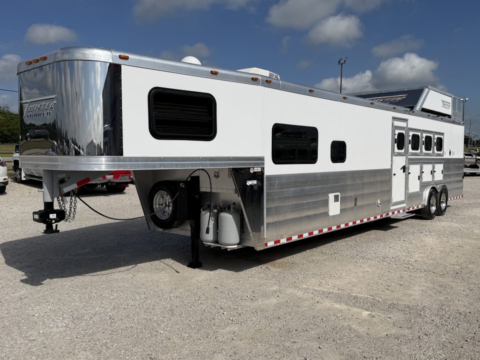 Used 2019 Twister 4 Horse Gooseneck Living Quarters Horse Trailer