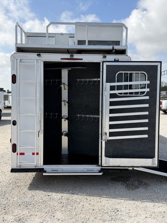 Used 2019 Twister 4 Horse Gooseneck Living Quarters Horse Trailer