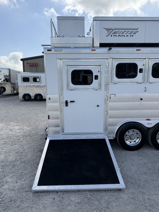 Used 2019 Twister 4 Horse Gooseneck Living Quarters Horse Trailer