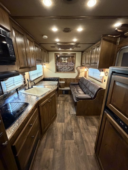 Used 2019 Twister 4 Horse Gooseneck Living Quarters Horse Trailer