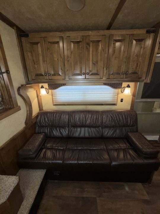 Used 2019 Twister 4 Horse Gooseneck Living Quarters Horse Trailer