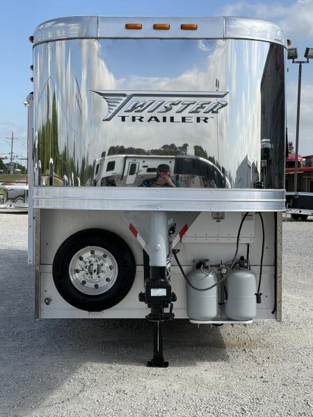 Used 2019 Twister 4 Horse Gooseneck Living Quarters Horse Trailer