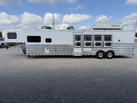 Used 2019 Twister 4 Horse Gooseneck Living Quarters Horse Trailer