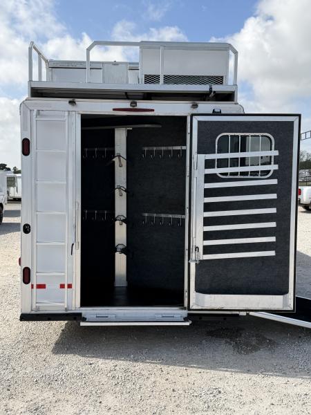 Used 2019 Twister 4 Horse Gooseneck Living Quarters Horse Trailer