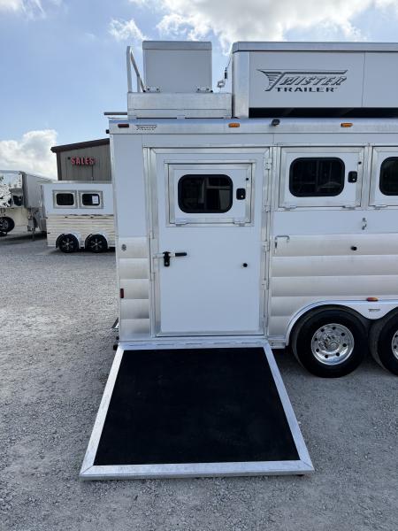 Used 2019 Twister 4 Horse Gooseneck Living Quarters Horse Trailer
