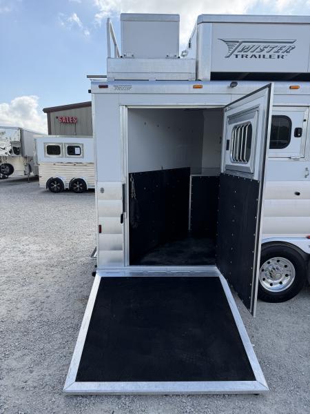 Used 2019 Twister 4 Horse Gooseneck Living Quarters Horse Trailer