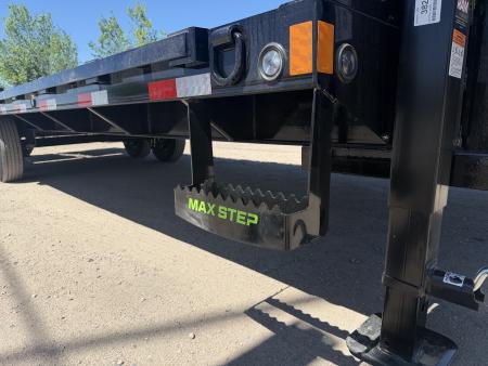 New 2026 Load Trail 8.5-25 Single Wheel Gooseneck Deckover Equipment Hauler 15.6K GVWR