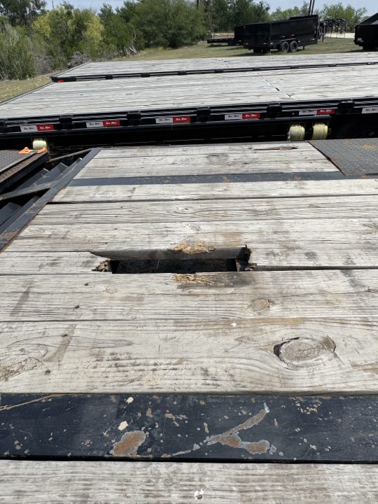 Used 2023 East Texas Trailers GOO-6592 Deckover Trailer