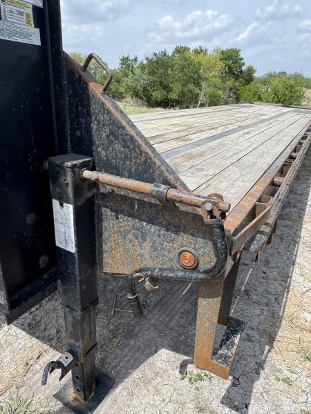 Used 2023 East Texas Trailers GOO-6592 Deckover Trailer
