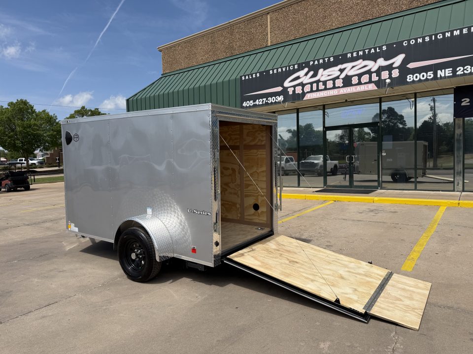 New #055407 2026 FOREST RIVER SA 5 X 10 SINGLE AXLE 3K ENCLOSED W/ REAR RAMP DOOR