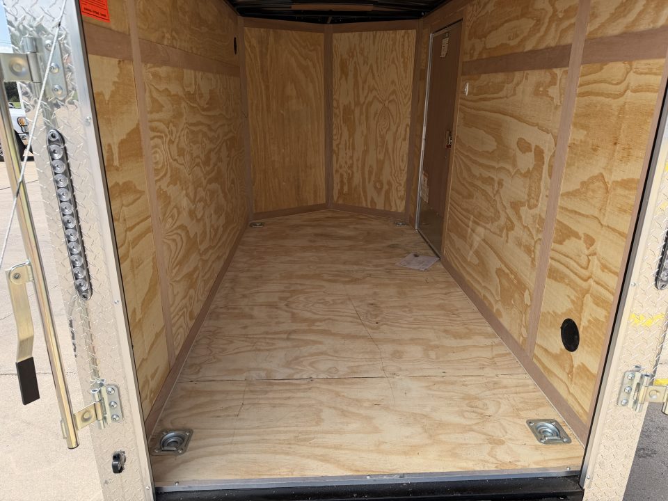 New #055407 2026 FOREST RIVER SA 5 X 10 SINGLE AXLE 3K ENCLOSED W/ REAR RAMP DOOR