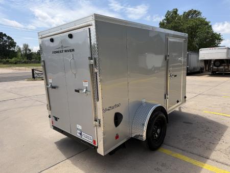 New #055407 2026 FOREST RIVER SA 5 X 10 SINGLE AXLE 3K ENCLOSED W/ REAR RAMP DOOR