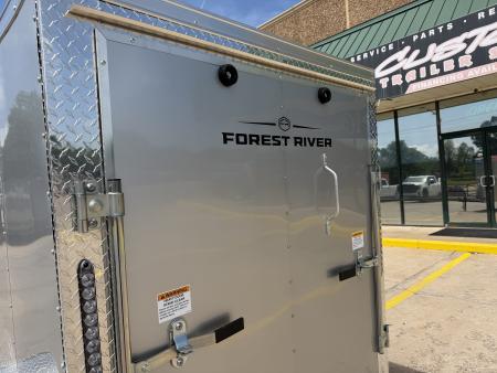 New #055407 2026 FOREST RIVER SA 5 X 10 SINGLE AXLE 3K ENCLOSED W/ REAR RAMP DOOR
