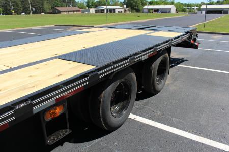 New 2026 Davidson Trailers 27+5 12K DUAL TANDEM AXLE GN Deckover Trailer
