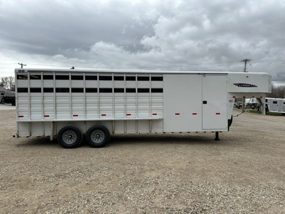 Used 2023 Titan Trailer 24' Stock Combo