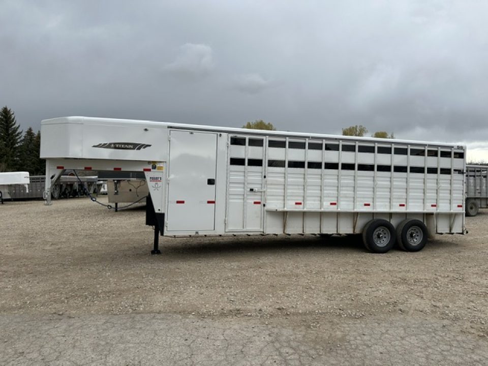 Used 2023 Titan Trailer 24' Stock Combo