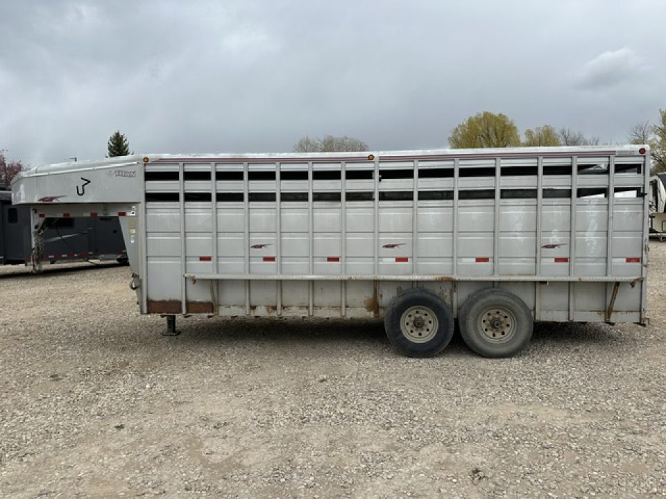 Used 2005 Titan 24' Stock