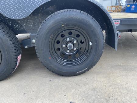 New Lamar Trailers LM 83"X22' Car Hauler