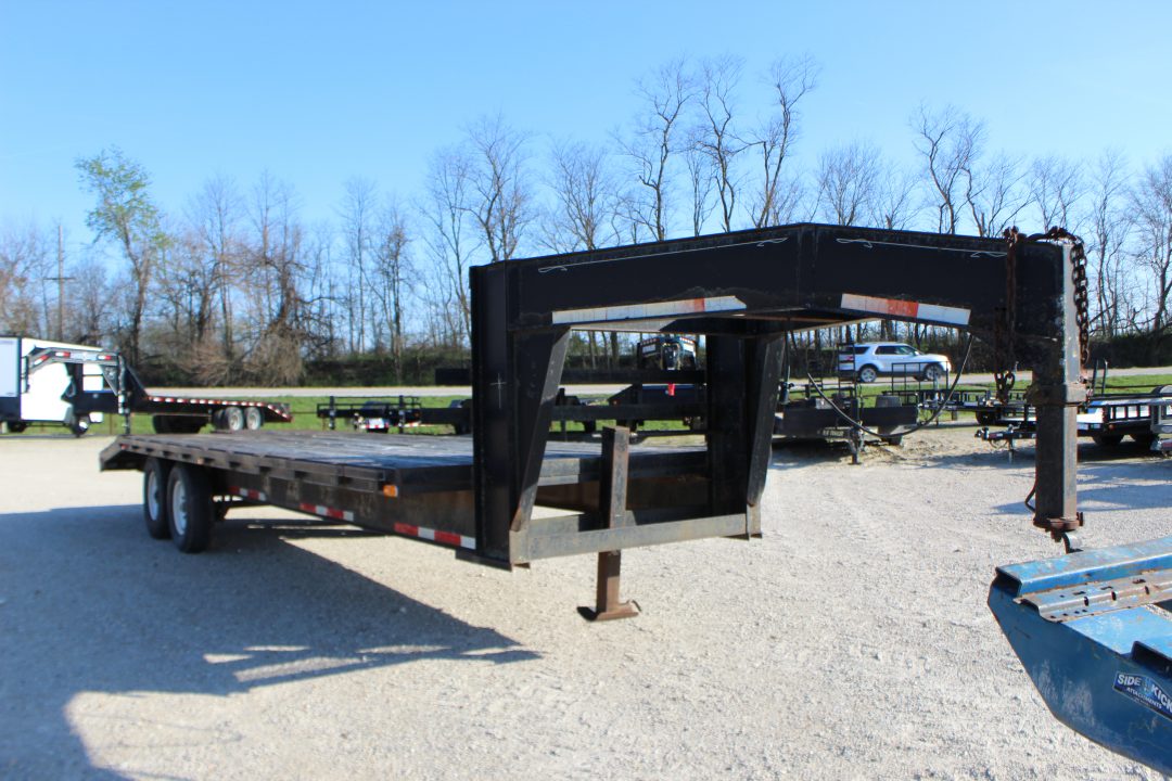 Used 2000 Stav 24' gooseneck Flatbed Trailer