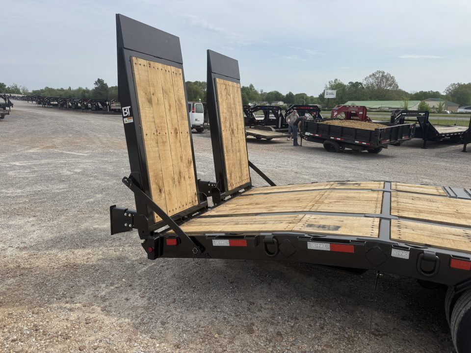 New 2026 Behnke 102"x31' 20 TON Pintle Hitch Tag Trailer *AIR RAMPS*