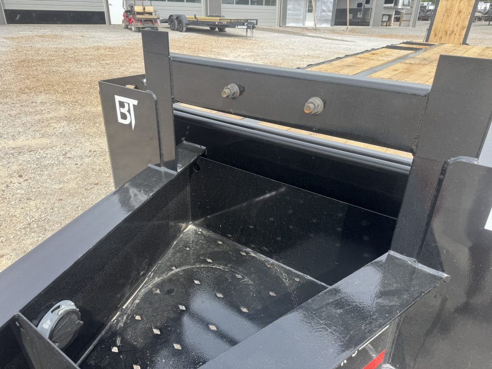 New 2026 Behnke 102"x31' 20 TON Pintle Hitch Tag Trailer *AIR RAMPS*