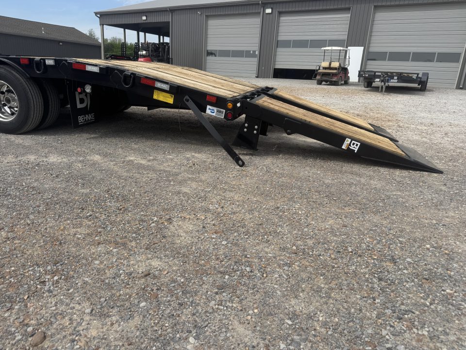 New 2026 Behnke 102"x31' 20 TON Pintle Hitch Tag Trailer *AIR RAMPS*
