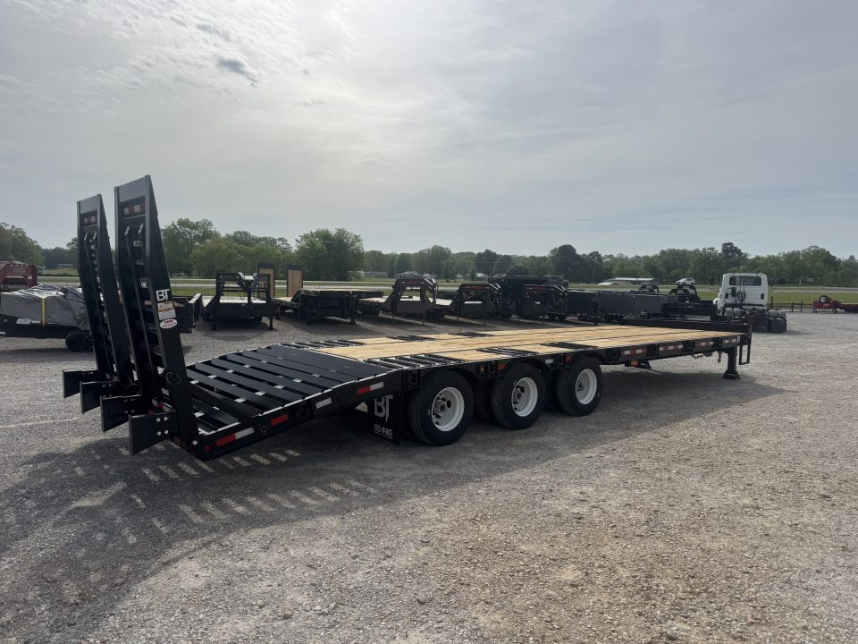 New 2026 Behnke 102"x33' 25 TON Pintle Hitch Trailer *AIR RAMPS*