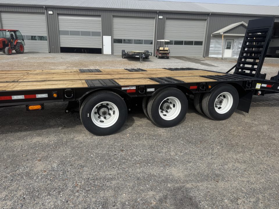 New 2026 Behnke 102"x33' 25 TON Pintle Hitch Trailer *AIR RAMPS*