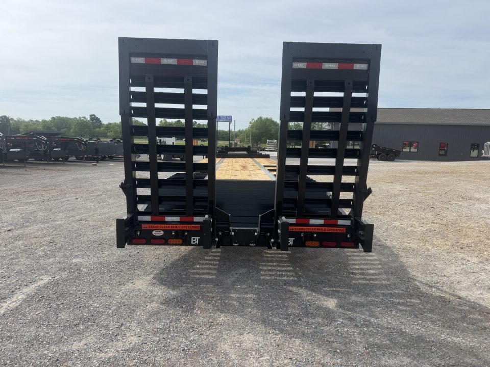 New 2026 Behnke 102"x33' 25 TON Pintle Hitch Trailer *AIR RAMPS*