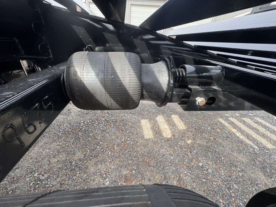 New 2026 Behnke 102"x33' 25 TON Pintle Hitch Trailer *AIR RAMPS*