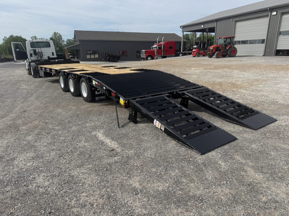 New 2026 Behnke 102"x33' 25 TON Pintle Hitch Trailer *AIR RAMPS*